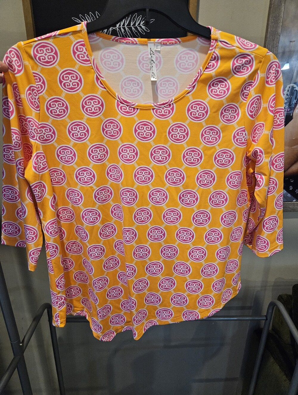 Lulu-B Band Asymmetrical Top Women’s Large Orange Pink Medallion 3/4 Sleeve